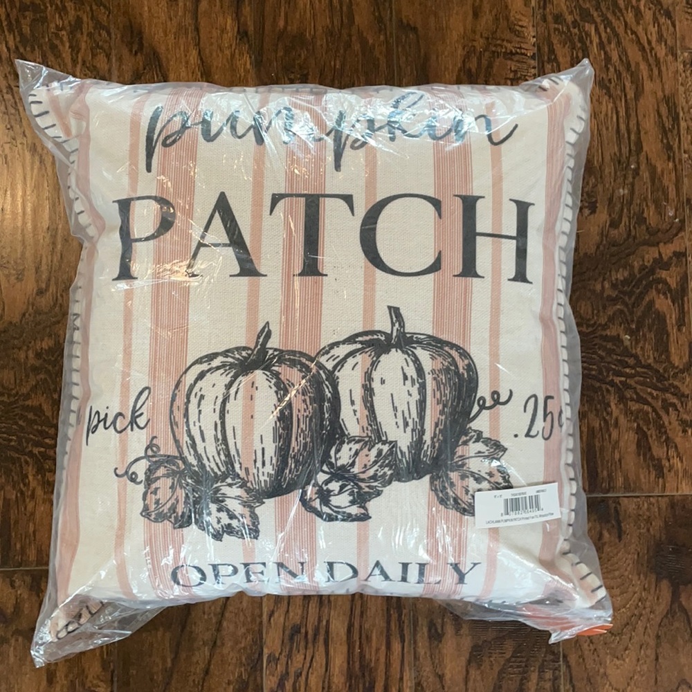 NWT!!!  Harvest pumpkin patch pillow - Picture 3 of 7